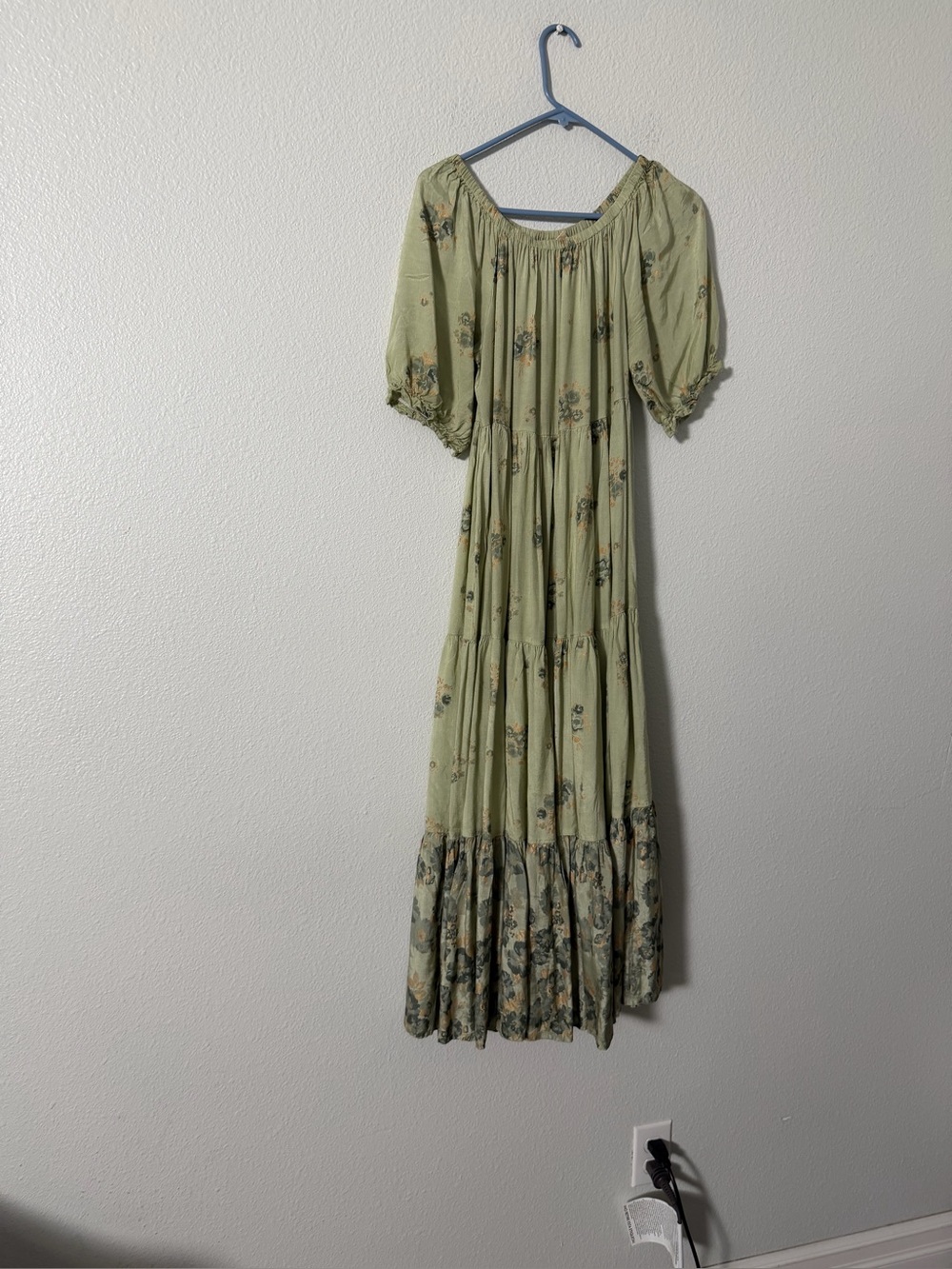 Sage Green Floral Tiered Maxi Dress with Puff Sleeves SZ  M